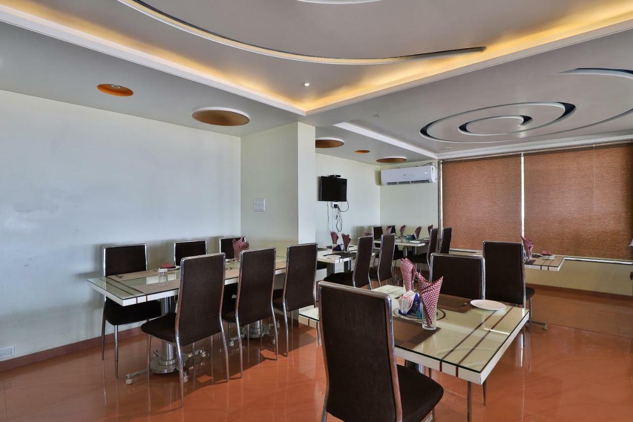 Palette - Hotel Ocean Inn Daman Exterior foto